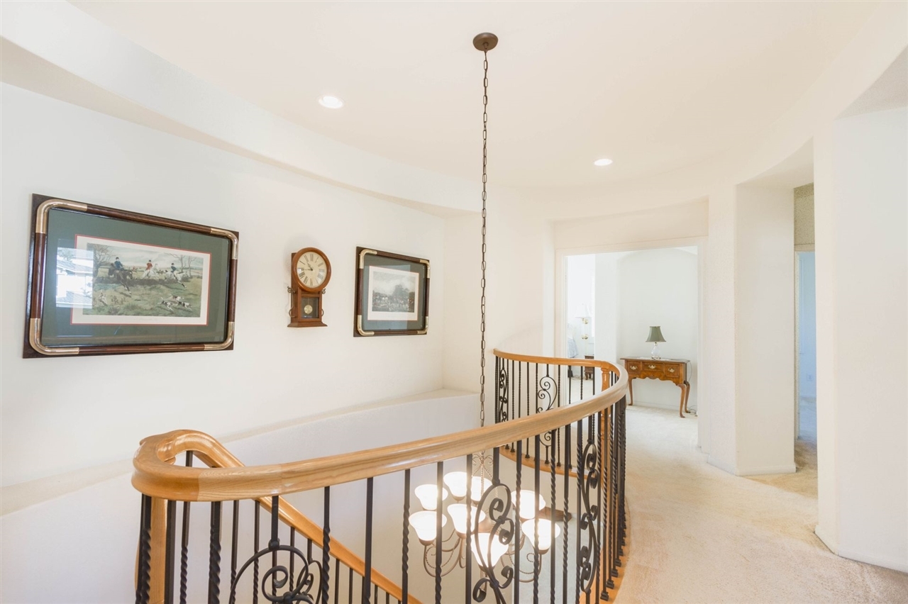 2927 Rancho Vacada Carlsbad, CA 92009 - Photo 10 of 20 Gallery Image 10