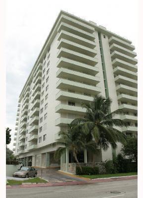 9225 Collins Avenue, Unit 903 Surfside, FL 33154 - Photo 2 of 15