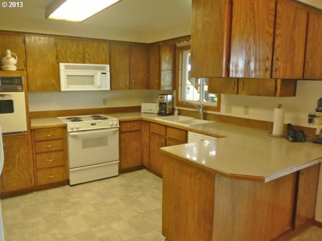 8580 Southwest Larson Road Gaston, OR 97119 - Photo 6 of 11
