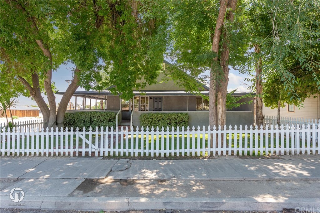 220 Tyler Street Taft, CA 93268 - Photo 2 of 36