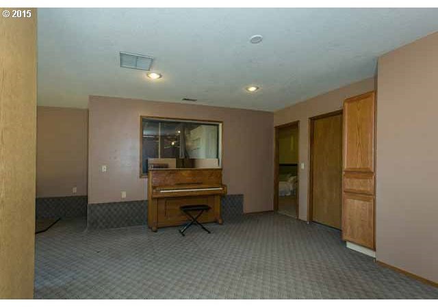 14860 Southwest Parmele Road Gaston, OR 97119 - Photo 29 of 32 Gallery Image 29