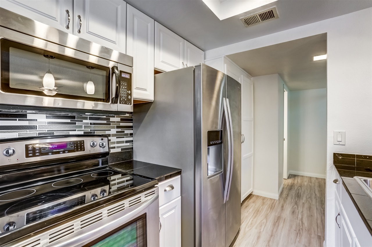 11913 Royal Road, Unit B El Cajon, CA 92021 - Photo 5 of 25