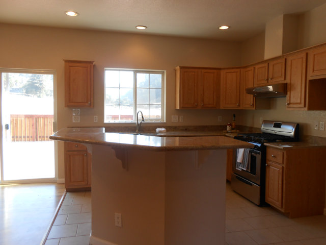 724 Lewis Road Watsonville, CA 95076 - Photo 6 of 25