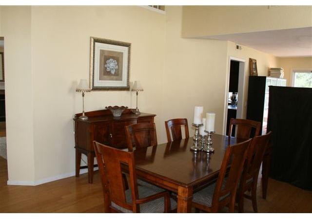 1471 Green Oak Road Vista, CA 92081 - Photo 8 of 19 Formal Living room area is being used as a formal dining room