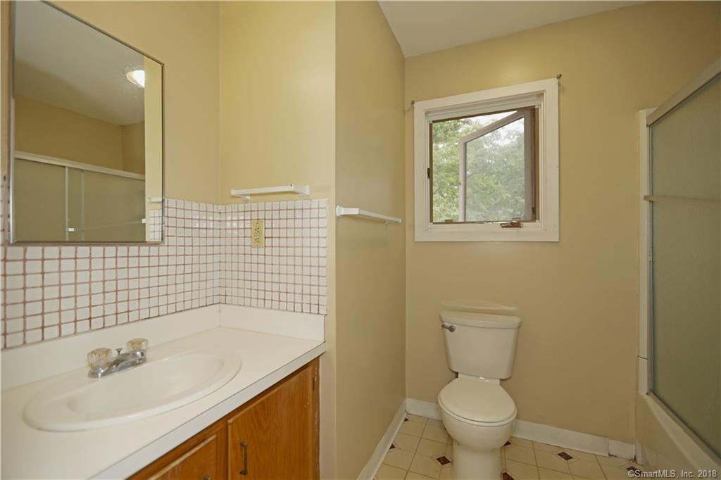 46 St James Street, Unit 15 Manchester, CT 06040 - Photo 16 of 22