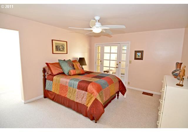 8000 Southwest Birchwood Road Portland, OR 97225 - Photo 6 of 11 Gallery Image 6