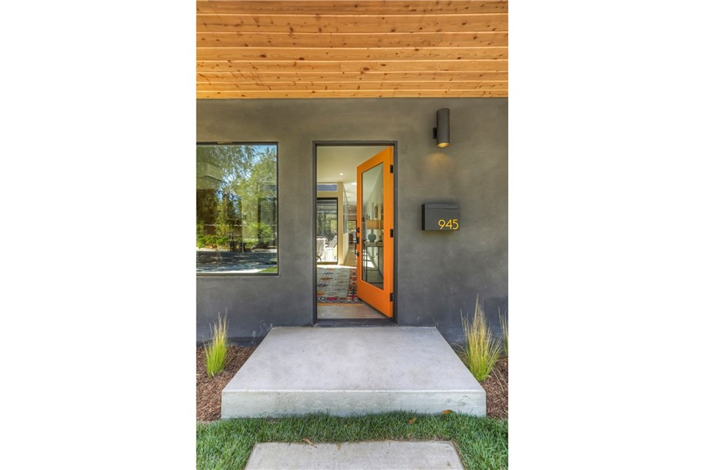 945 Jane Place Pasadena, CA 91105 - Photo 4 of 33