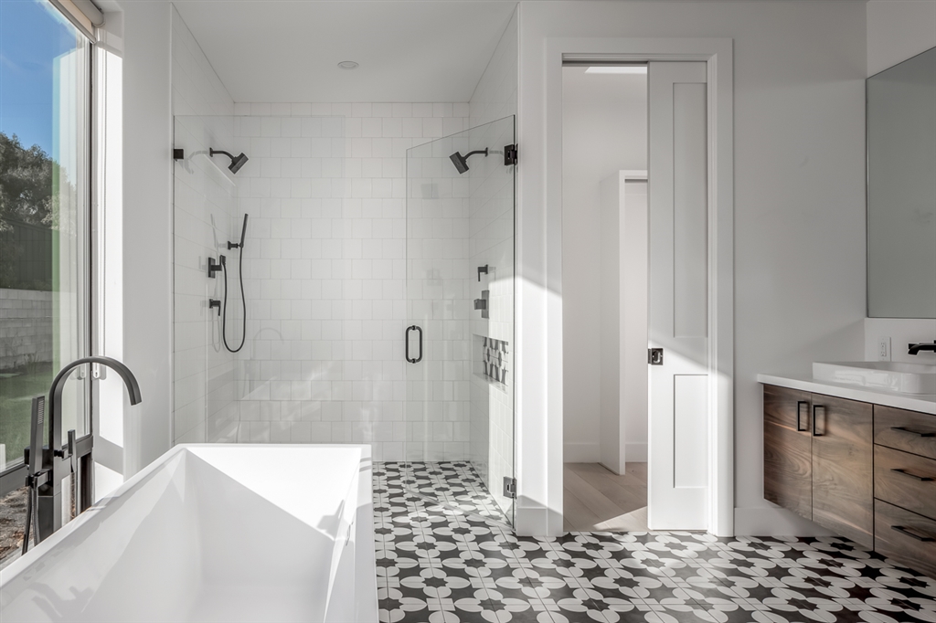 1114 Crest Drive Encinitas, CA 92024 - Photo 15 of 18