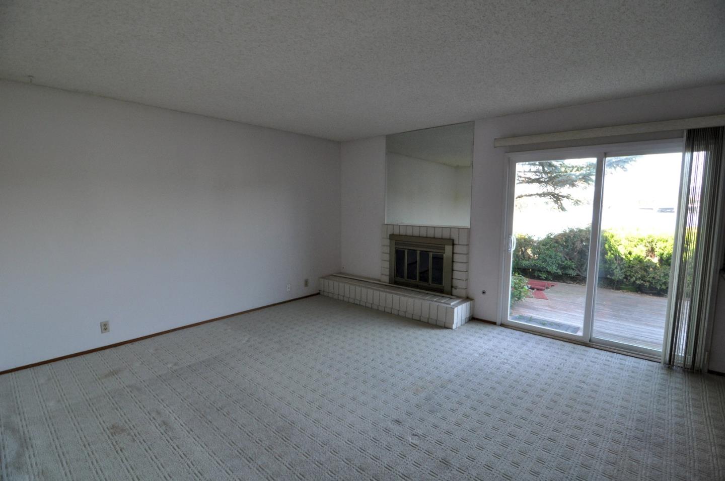 138 Beach Park Boulevard Foster City, CA 94404 - Photo 4 of 10