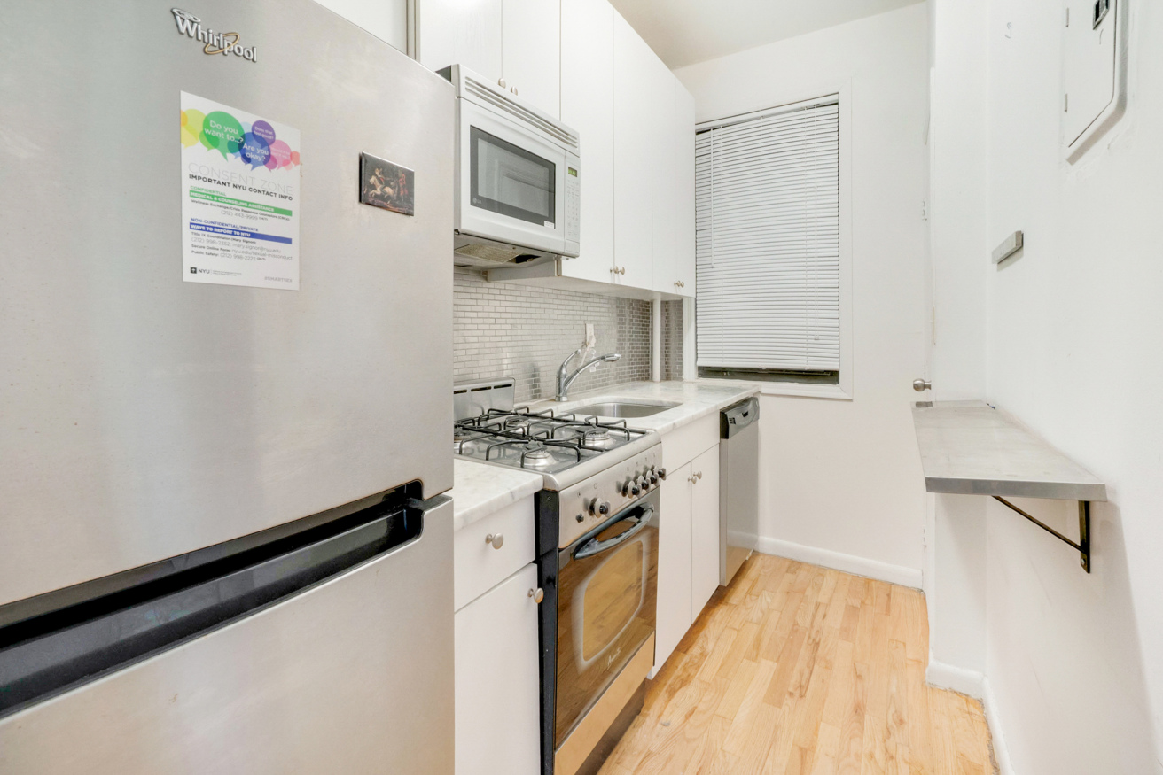267 East 10th Street, Unit 6 Manhattan, NY 10009 - Photo 3 of 5