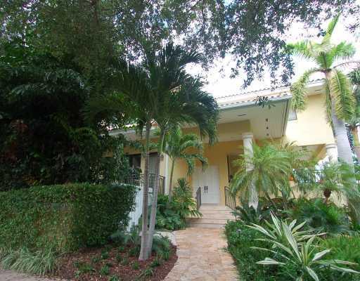 570 Warren Lane Key Biscayne, FL 33149 - Photo 2 of 16 Gallery Image 2