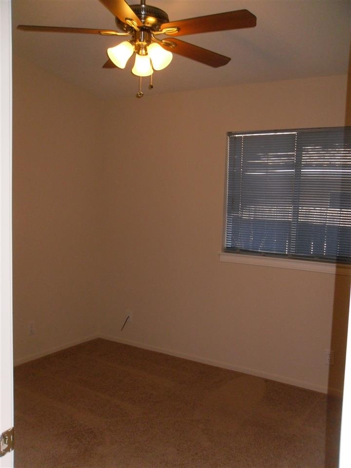 172 South Mercedes Road Fallbrook, CA 92028 - Photo 10 of 25