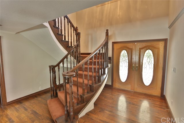 7830 Elden Avenue Whittier, CA 90602 - Photo 7 of 34 Entry Way