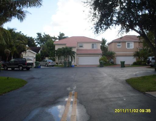 9840 Southwest 3rd Street Pembroke Pines, FL 33025 - Photo 2 of 17