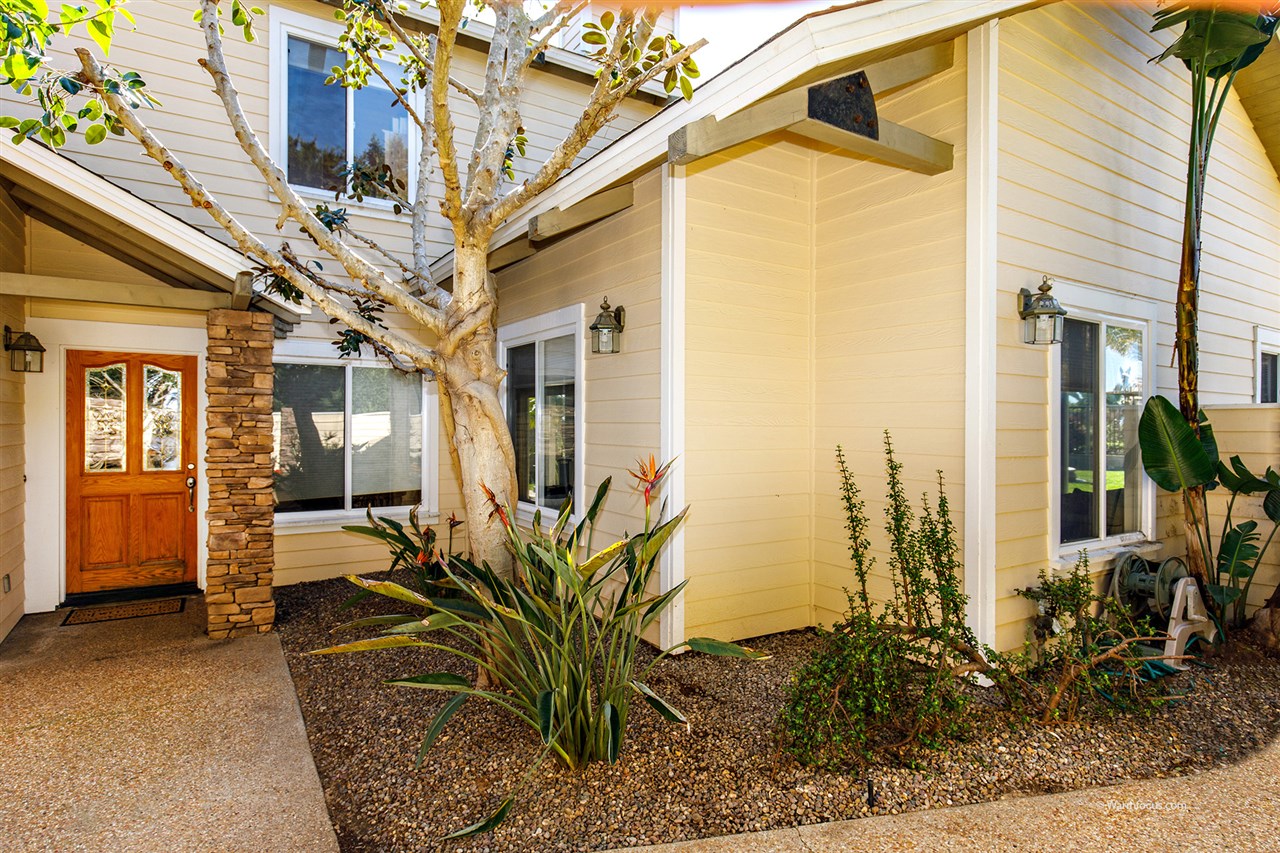 449 Ocean View Avenue Encinitas, CA 92024 - Photo 3 of 23 Private entry with gated courtyard