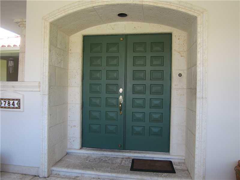 784 Woodcrest Road Key Biscayne, FL 33149 - Photo 2 of 28