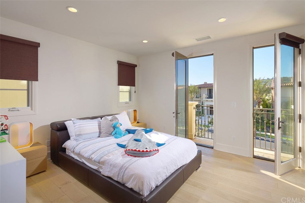 16 Seawatch Newport Coast, CA 92657 - Photo 12 of 18