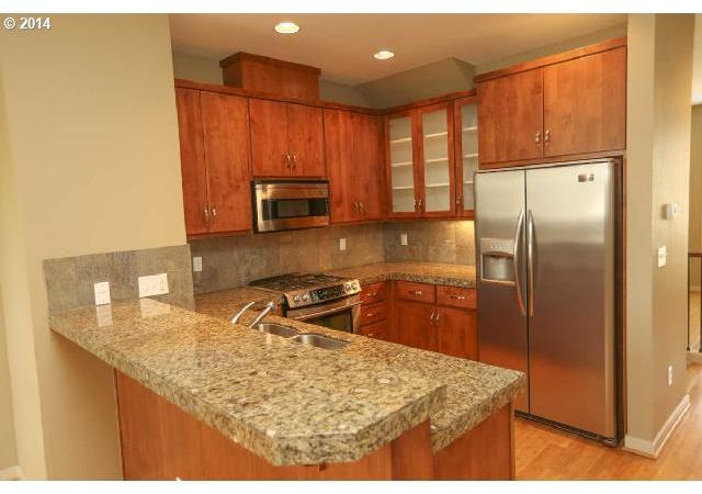 3408 Southwest Moss Street Portland, OR 97219 - Photo 3 of 14 Gallery Image 3