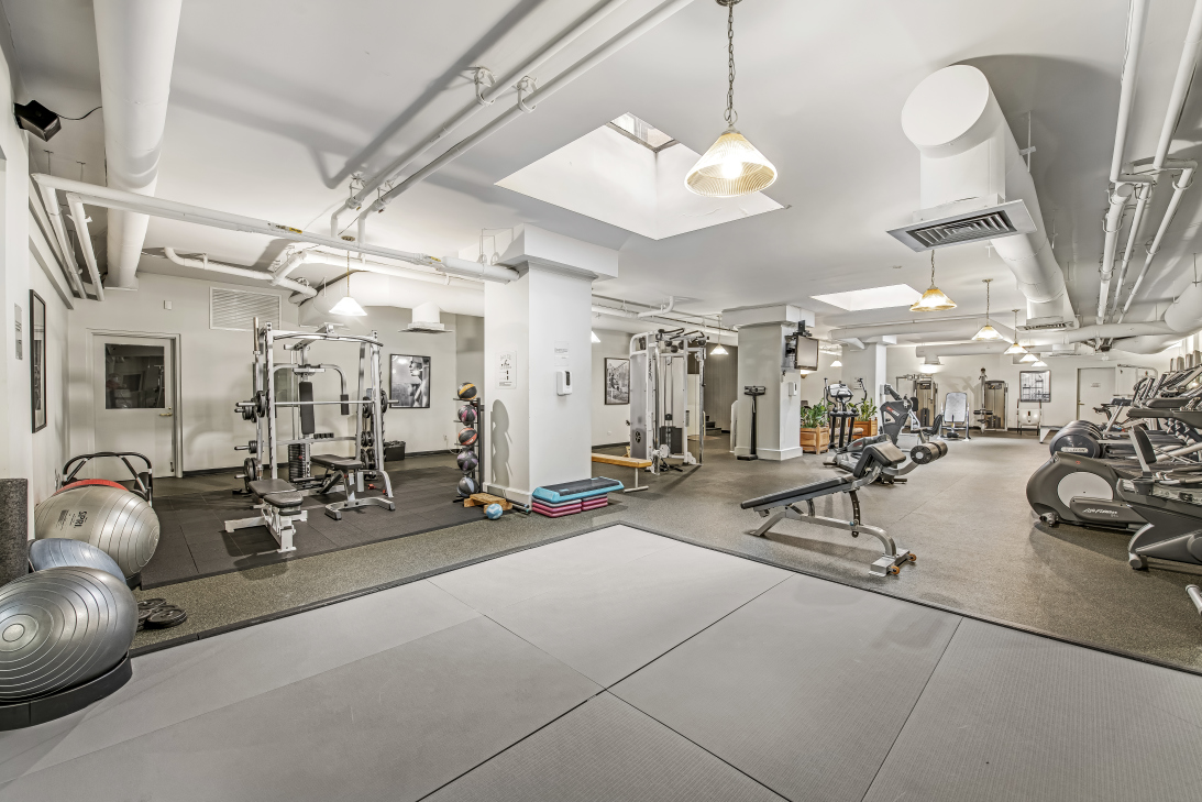 Coronado 155 W 70th St, Manhattan, NY 10023 - Photo 5 of 7