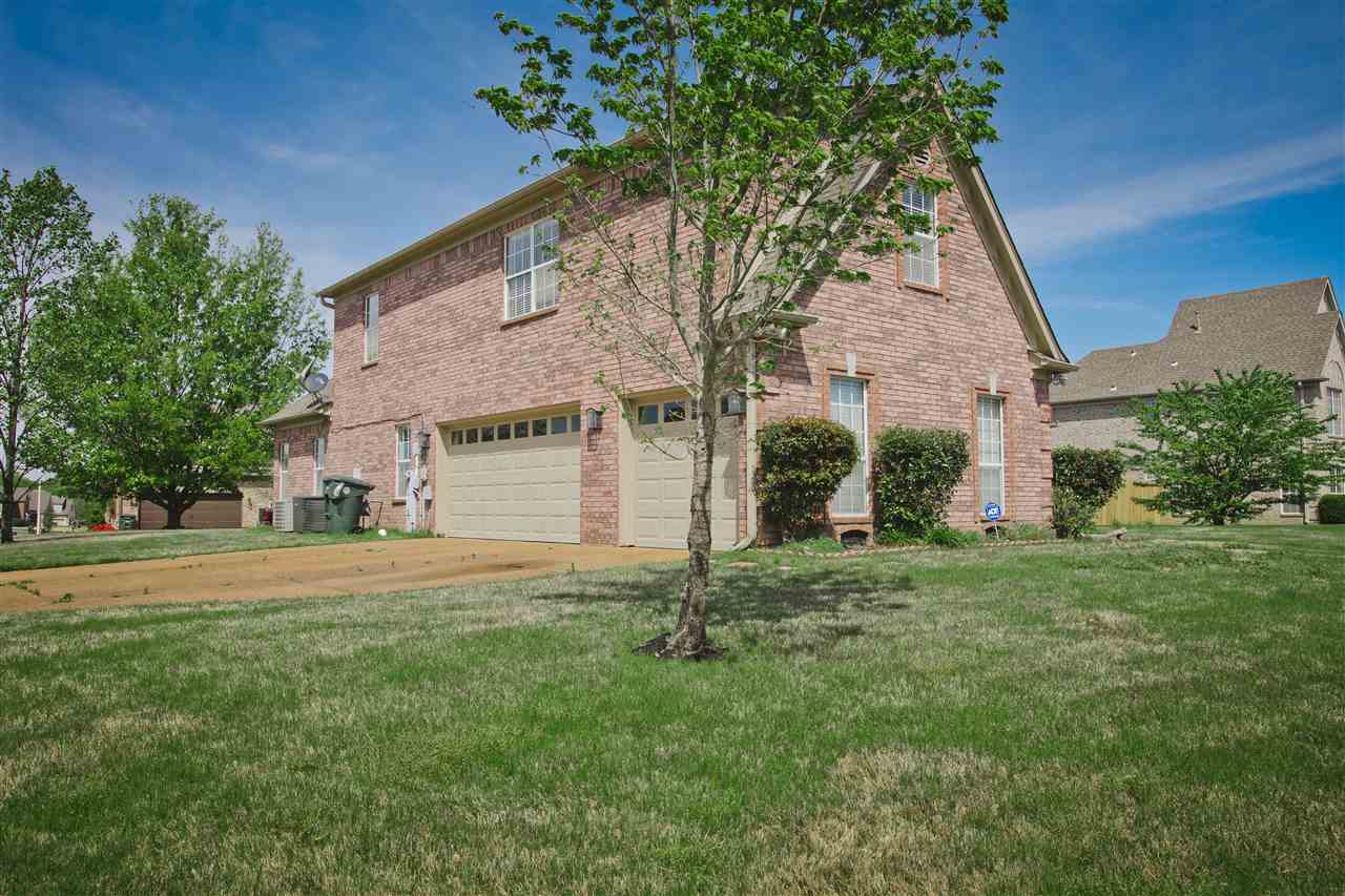 5075 Guffin Road Bartlett, TN 38135 - Photo 25 of 25 Last but not least, an attached, side load three car garage.