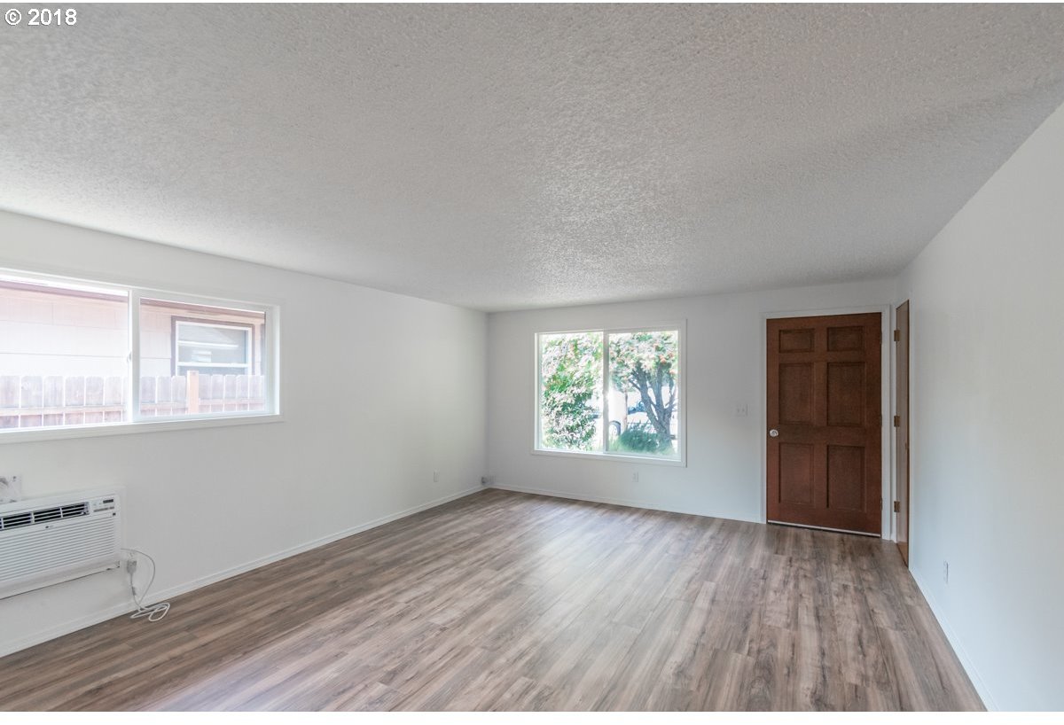 1275 Grove Street Lebanon, OR 97355 - Photo 12 of 32 Gallery Image 12
