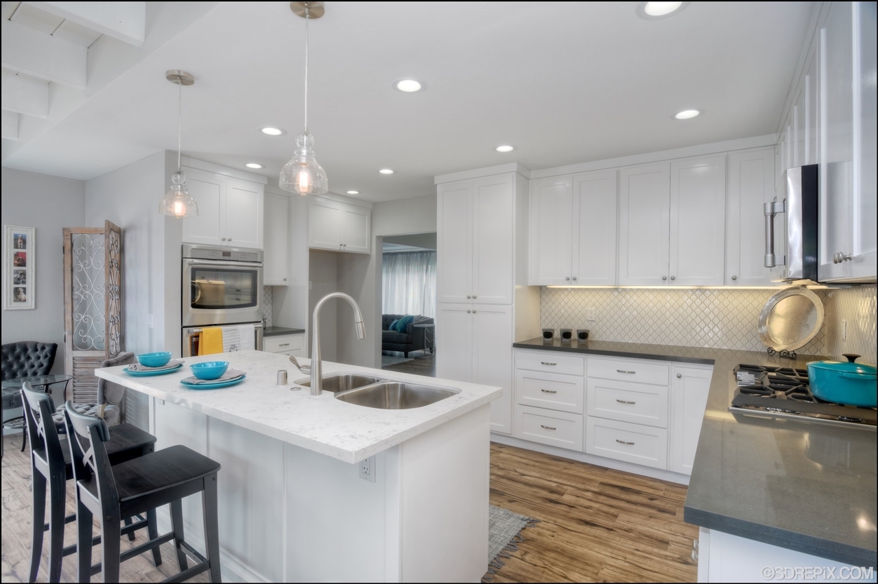 1091 Regal Road Encinitas, CA 92024 - Photo 10 of 25