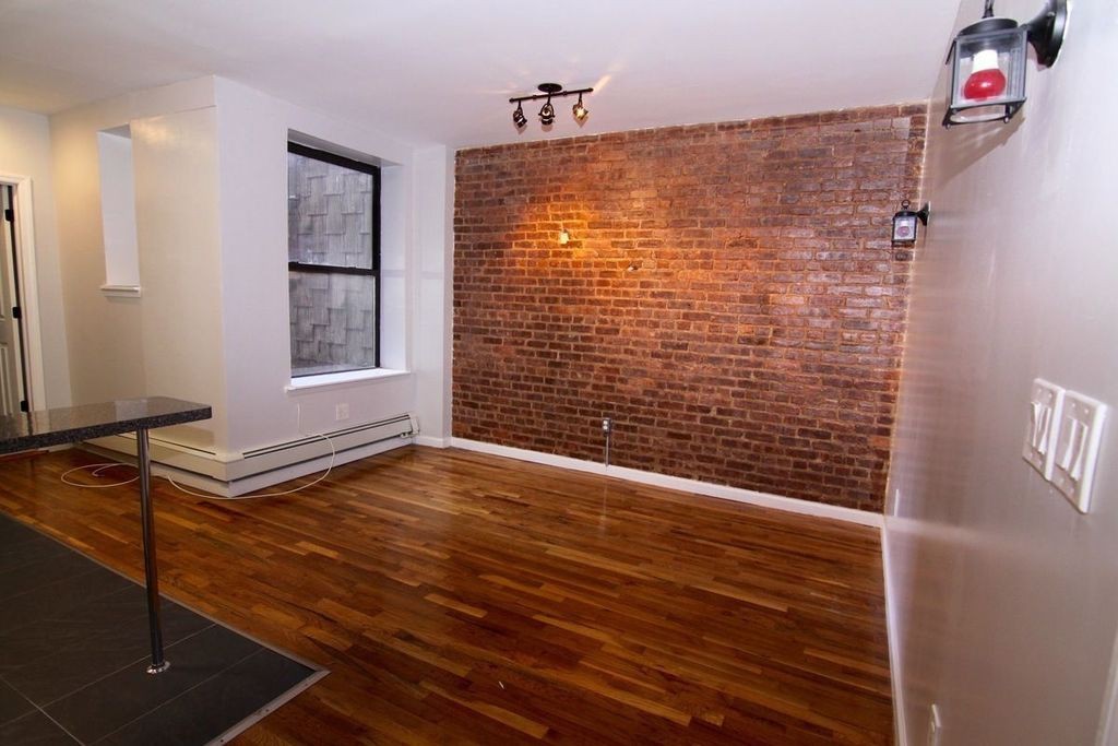 564 Evergreen Avenue, Unit 3B Brooklyn, NY 11221 - Photo 2 of 5
