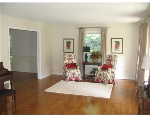 754 Fairview Road Fox Chapel, PA 15238 - Photo 4 of 18 Gallery Image 4