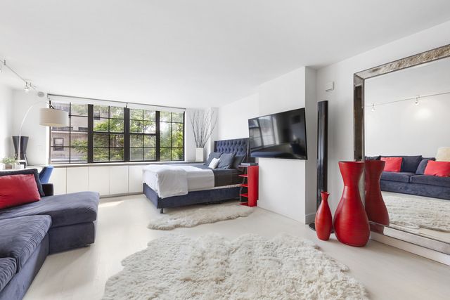 $830,000 | 222 West 14th Street, Unit 4C | West Village