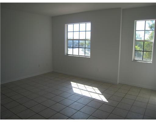 4959 Southwest 135th Way, Unit 4959 Miramar, FL 33027 - Photo 4 of 6