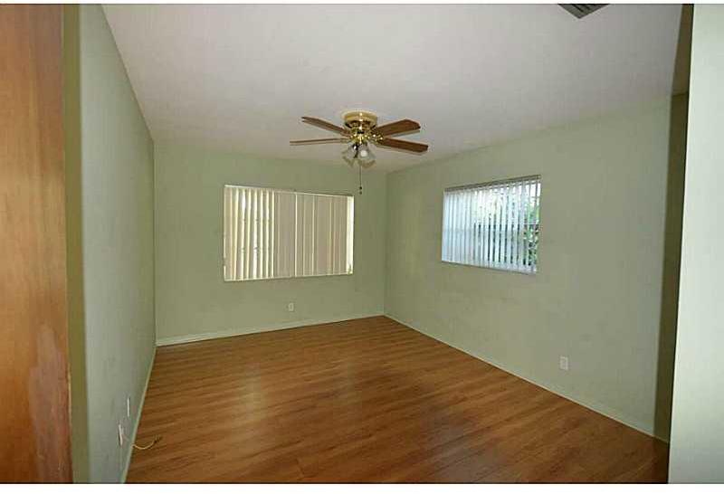 1306 North 30th Road Hollywood, FL 33021 - Photo 12 of 17 Gallery Image 12