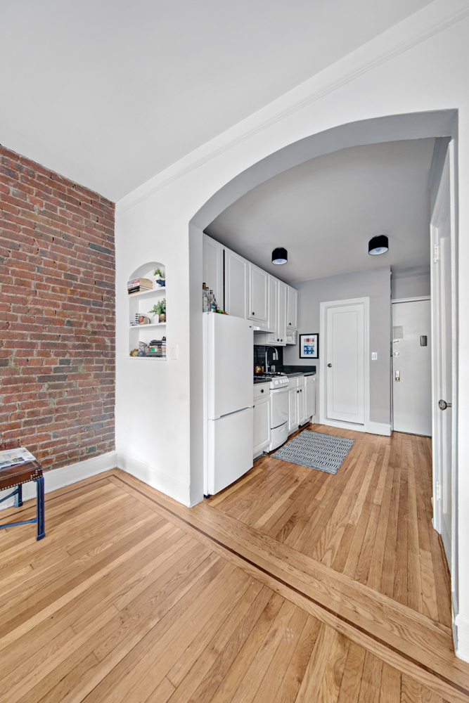 344 West 17th Street, Unit 3A Manhattan, NY 10011 - Photo 5 of 9