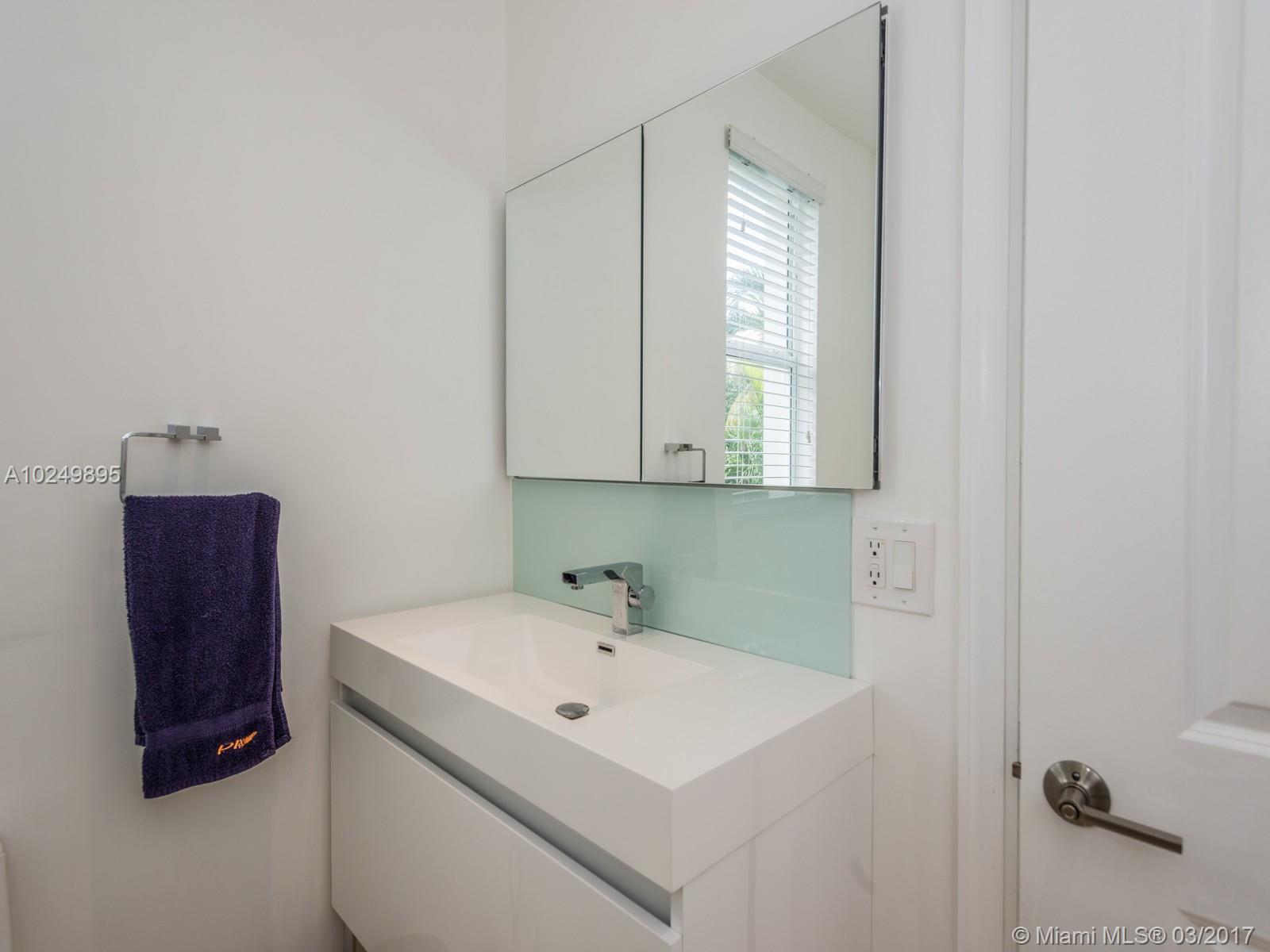 152 Southwest 20th Road Miami, FL 33129 - Photo 11 of 24