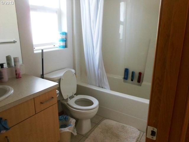 512 Northeast Mariners Loop Portland, OR 97211 - Photo 12 of 16 Gallery Image 12