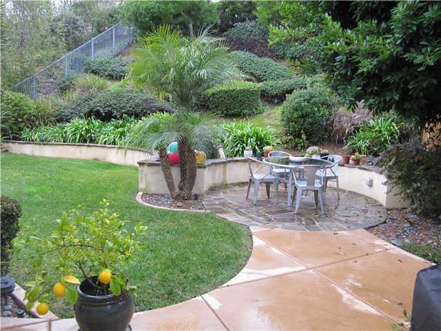 1461 Beechtree Road San Marcos, CA 92078 - Photo 2 of 9