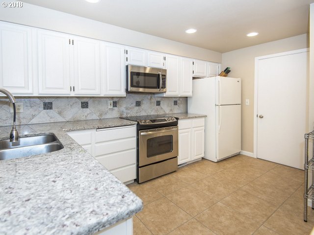 7771 Southwest Raintree Drive Beaverton, OR 97008 - Photo 13 of 32 Gallery Image 13