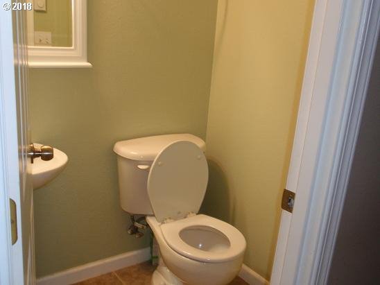 1117 57th Street Springfield, OR 97478 - Photo 19 of 31