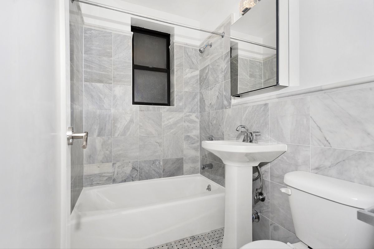245 West 51st Street, Unit 302 Manhattan, NY 10019 - Photo 4 of 10