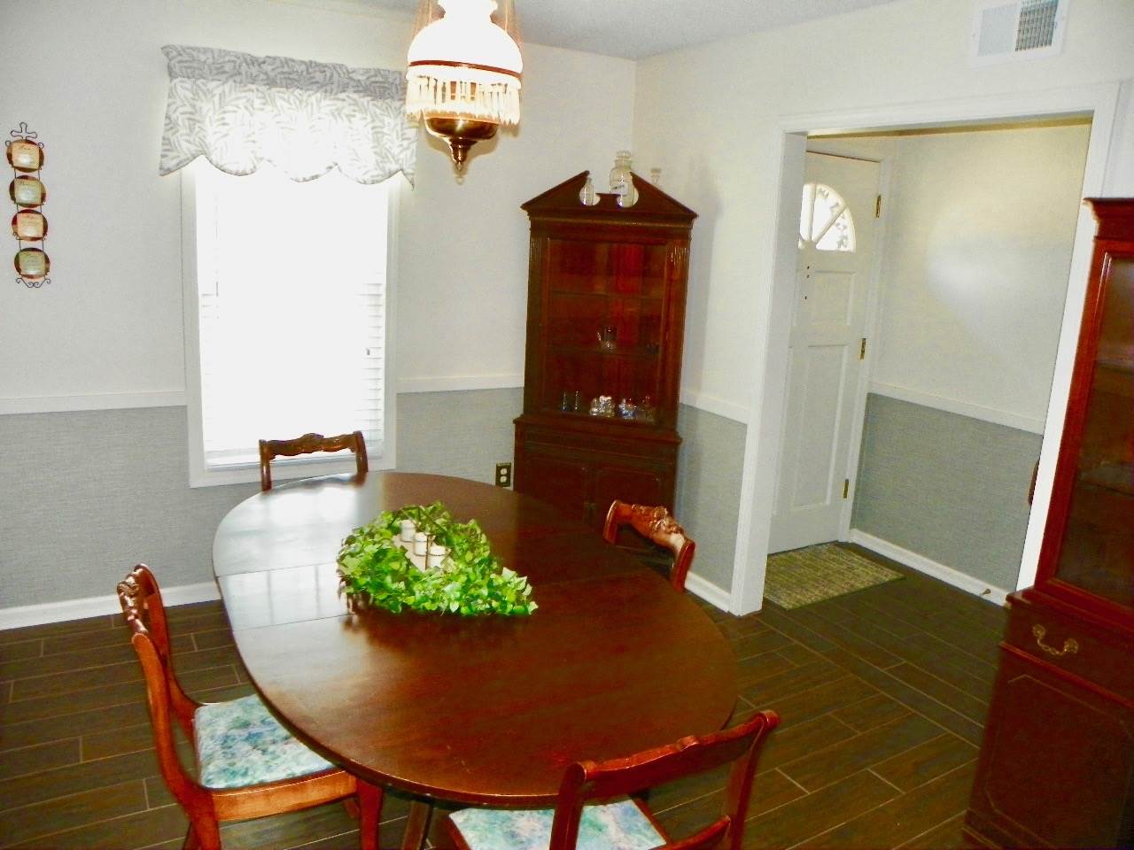 3243 Altruria Road Bartlett, TN 38134 - Photo 8 of 25 Could be an office if formal dining not needed.