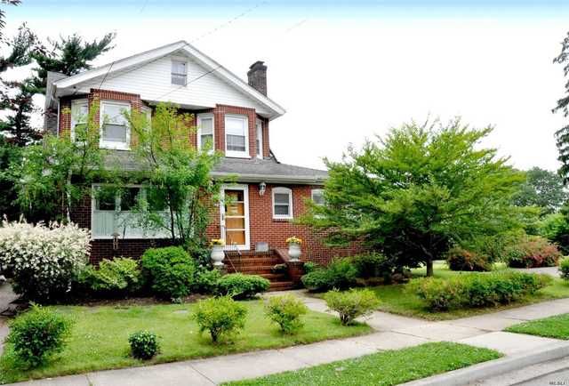 12 Locust Street Valley Stream, NY 11581 - Photo 1 of 1 Exterior