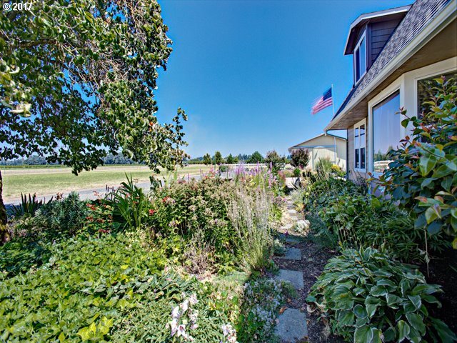 20588 Case Road Northeast Aurora, OR 97002 - Photo 20 of 29 Gallery Image 20