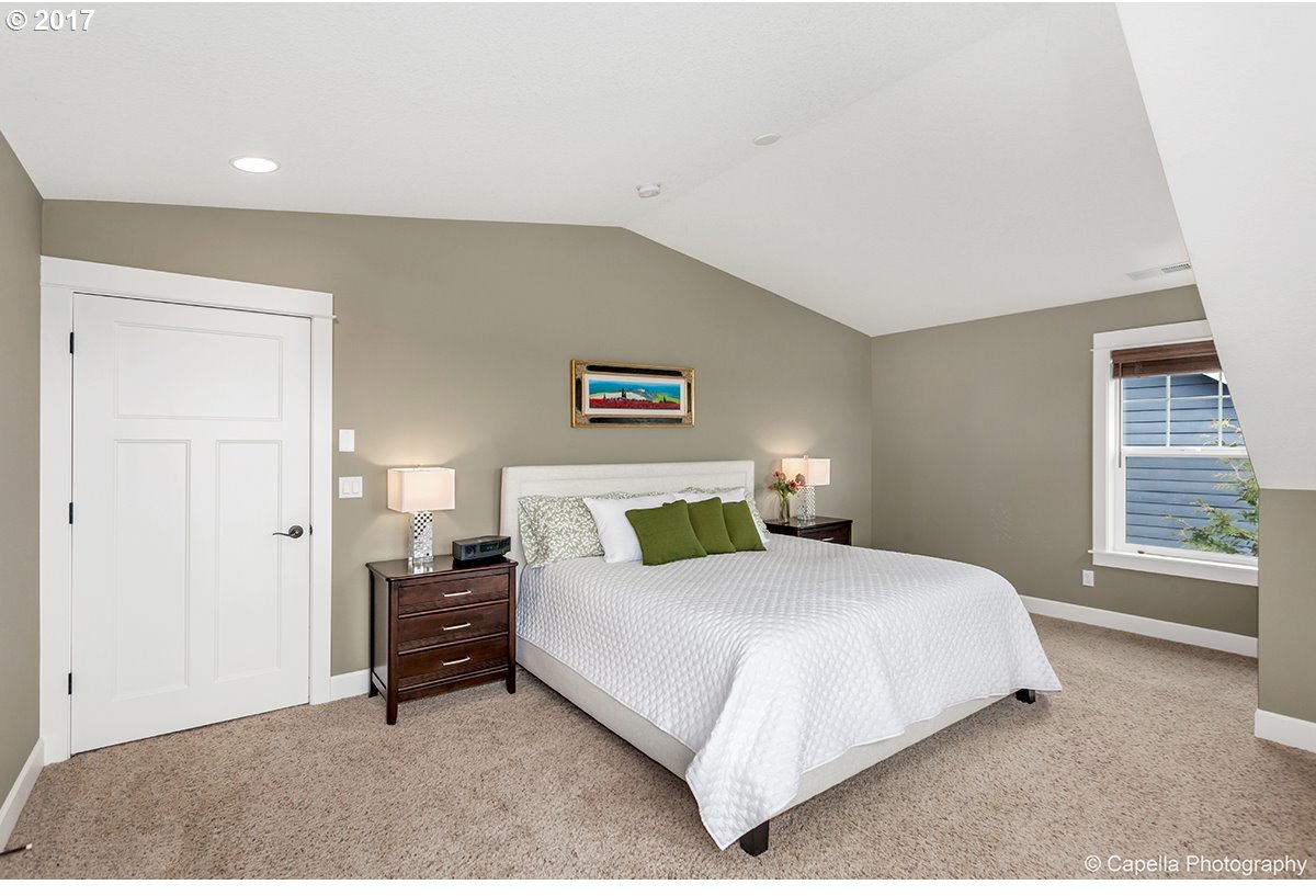 7553 Southwest Kelly Avenue Portland, OR 97219 - Photo 10 of 24 Gallery Image 10