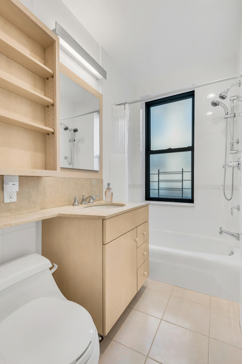 188 East 75th Street, Unit 4CD Manhattan, NY 10021 - Photo 9 of 11