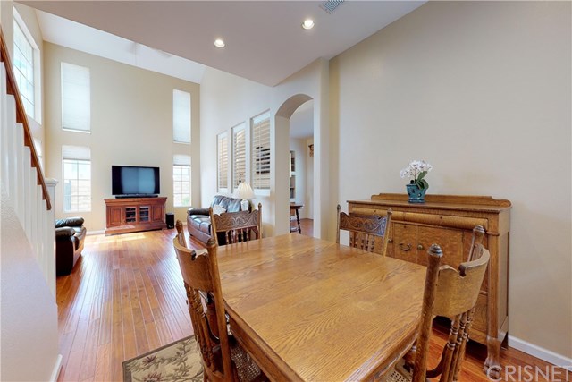 28427 Nicholas Circle Saugus, CA 91350 - Photo 11 of 32