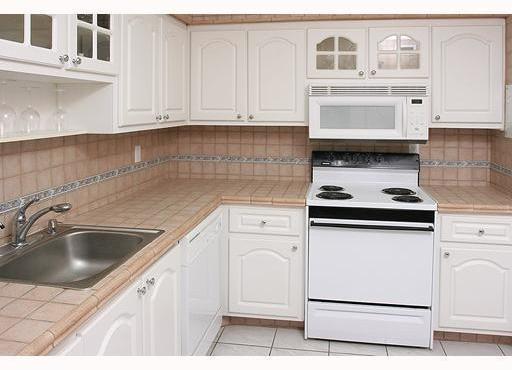 9225 Collins Avenue, Unit 903 Surfside, FL 33154 - Photo 8 of 15