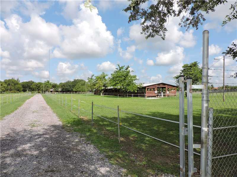 24430 Southwest 157th Avenue Homestead, FL 33031 - Photo 4 of 29