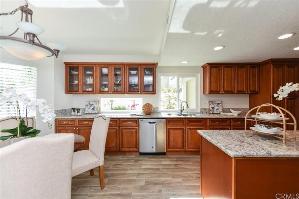 48 Sunlight Irvine, CA 92603 - Photo 17 of 60