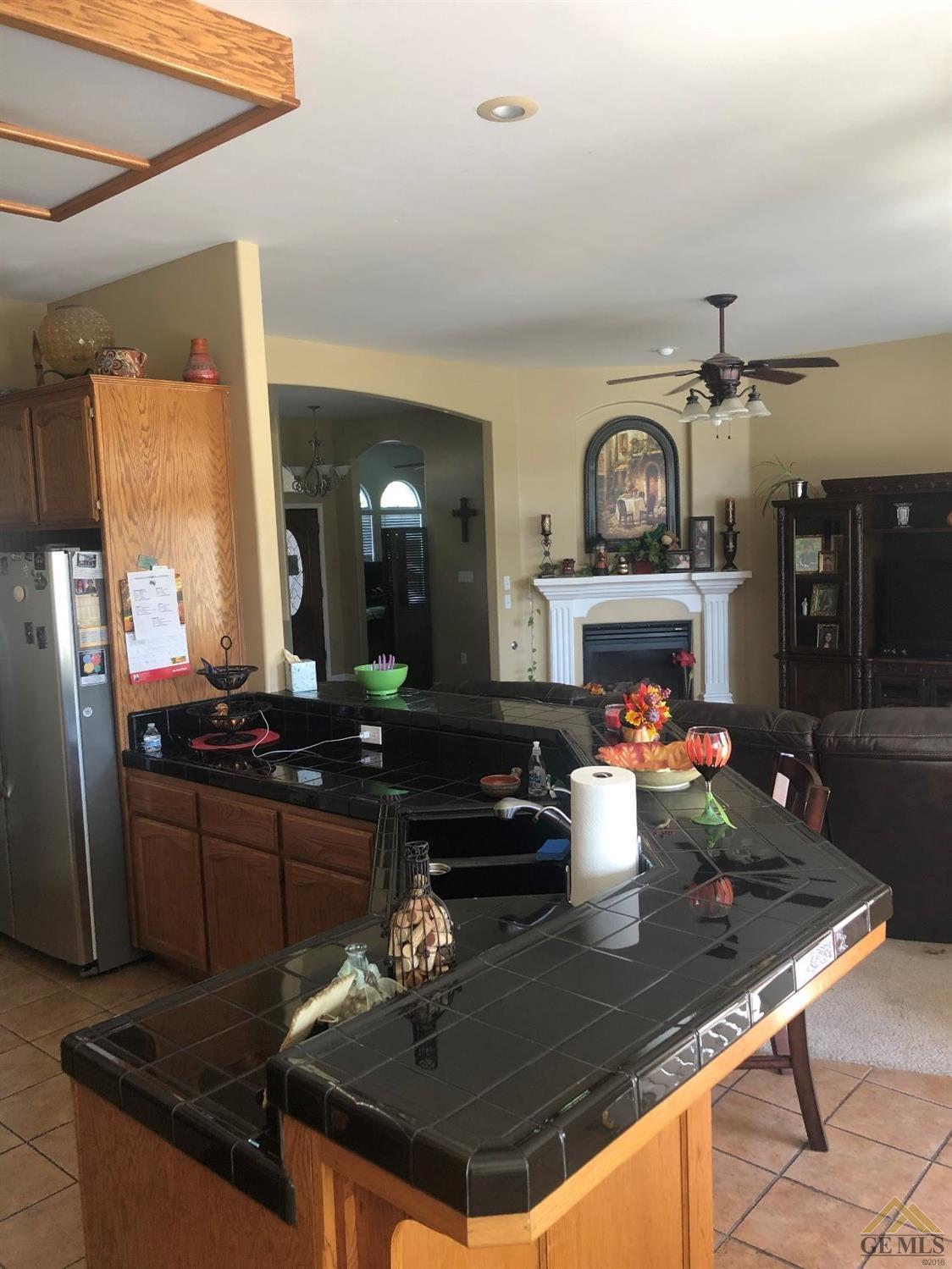 4311 Cimarron Ridge Drive Bakersfield, CA 93313 - Photo 6 of 19