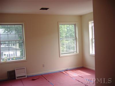 440 Highland Avenue, Unit RIGHT Mount Vernon, NY 10553 - Photo 6 of 14