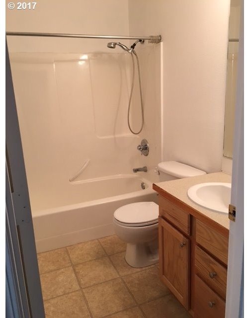 15953 Southwest Roth Drive Beaverton, OR 97078 - Photo 11 of 15 Gallery Image 11
